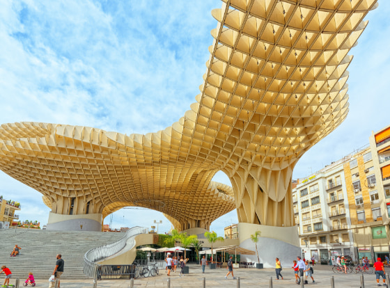 Obra arquitectónica de madera en el centro de Sevilla